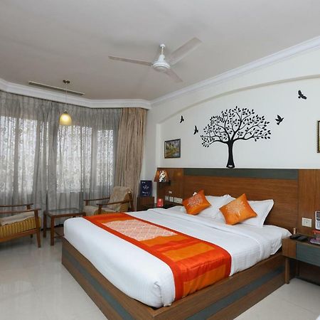 Oyo 1081 Hotel Sindhu International Tirupati Luaran gambar