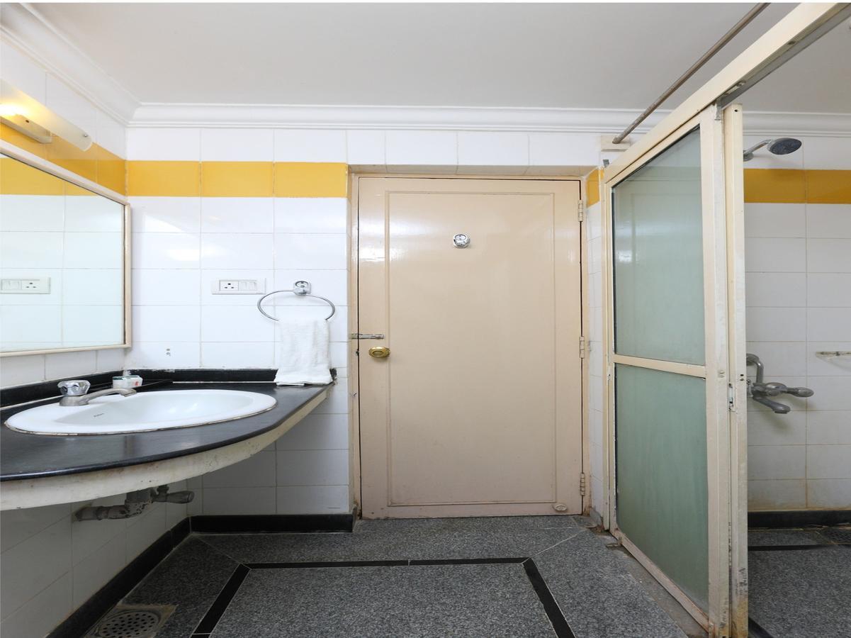 Oyo 1081 Hotel Sindhu International Tirupati Luaran gambar